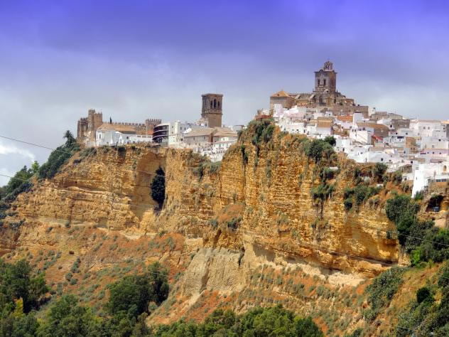 Castellfollit de la Roca - Spain : r/BeAmazed