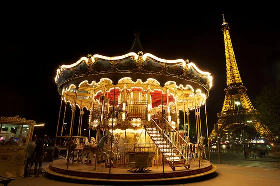 Eiffel Tower Carousel | Photo by: thelastminute - Flickr Eiffel Tower Carousel