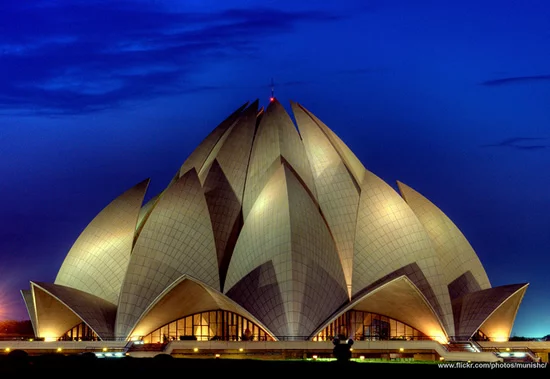 Lotus Temple - Bahá'í House of Worship | Photo by: Munish Chandel - Flickr Lotus Temple - Bahá'í House of Worship