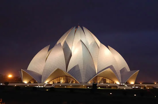 Lotus Temple - Bahá'í House of Worship - New Delhi | Photo by: Kleidan's world - Wikimedia Commons Lotus Temple - Bahá'í House of Worship - New Delhi