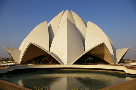 A Lotus Shaped Temple - Bahá'í House of Worship/New Delhi - World Top Top