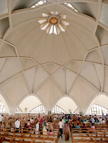 Lotus Temple - Bahá'í House of Worship | Photo by: Honza Strnad - Flickr Lotus Temple - Bahá'í House of Worship