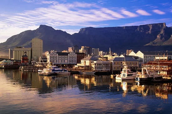 Table mountain - Cape Town Waterfront | Photo by: www.capeletting.com Table mountain - Cape Town Waterfront