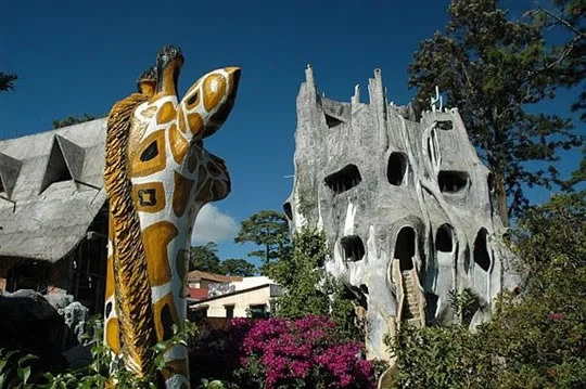 Hang Nga Guesthouse or Dalat Crazy House